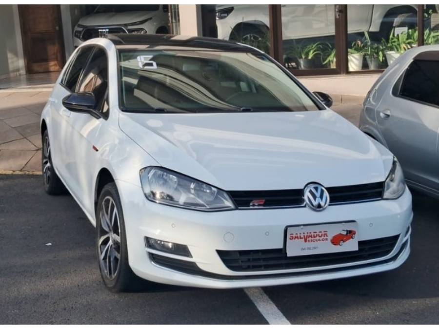 VOLKSWAGEN - GOLF - 2014/2015 - Branca - R$ 81.000,00