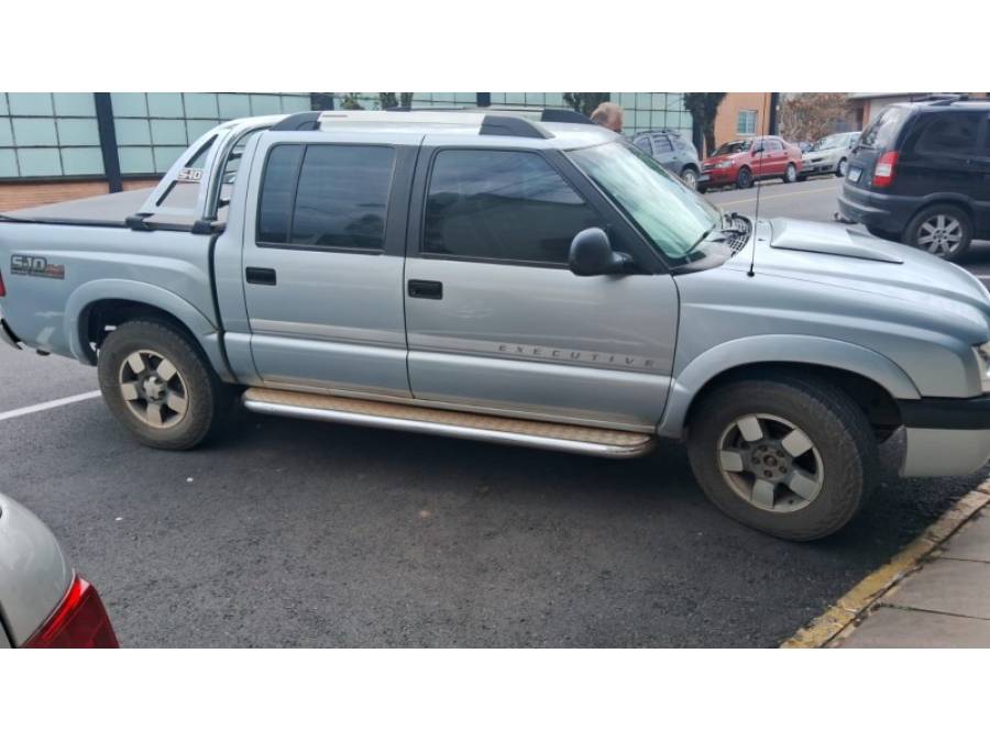 CHEVROLET - S10 - 2010/2011 - Prata - R$ 83.000,00