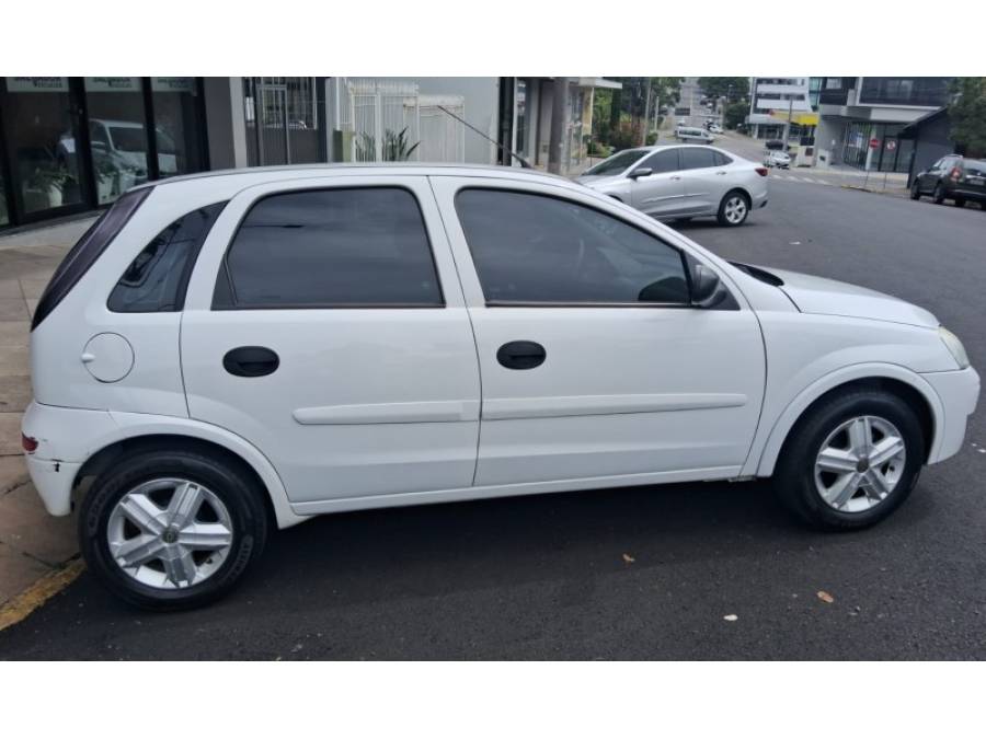 CHEVROLET - CORSA - 2011/2012 - Branca - R$ 34.500,00
