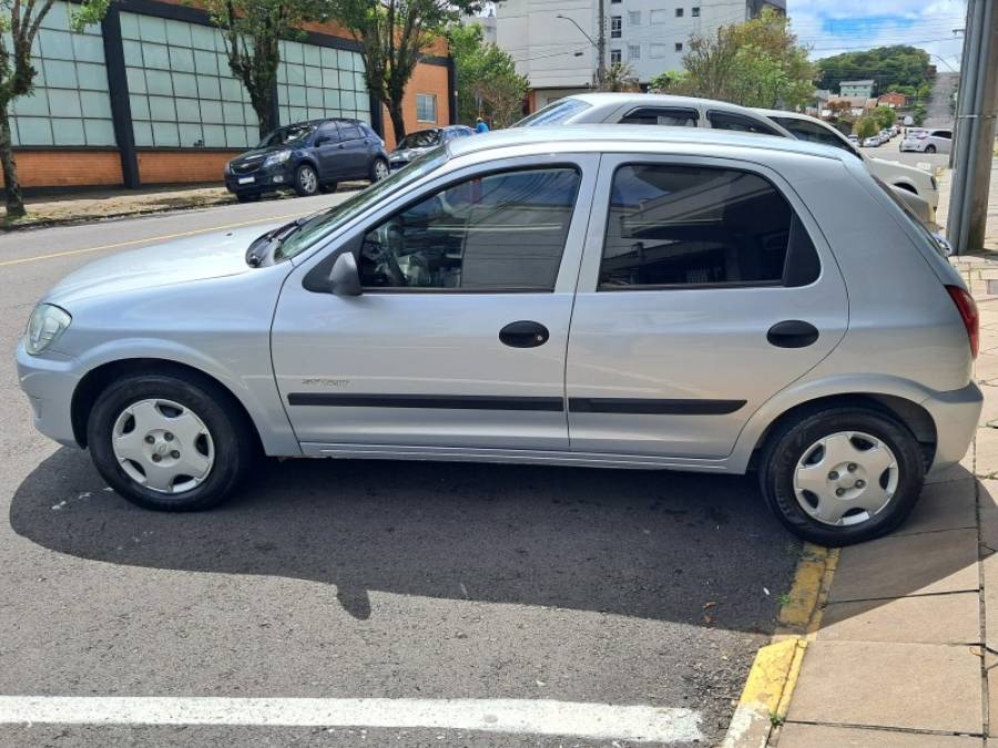 CHEVROLET - CELTA - 2006/2007 - Prata - R$ 23.900,00