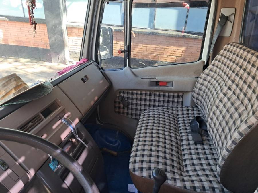 MERCEDES-BENZ - 709 - 1988/1989 - Branca - R$ 82.000,00