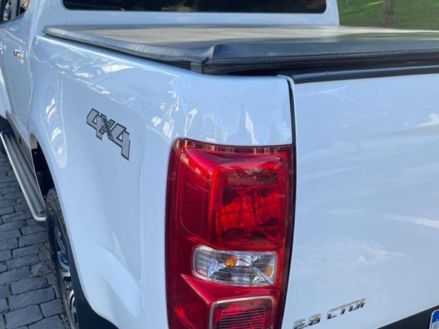 CHEVROLET - S10 - 2016/2017 - Branca - R$ 152.000,00