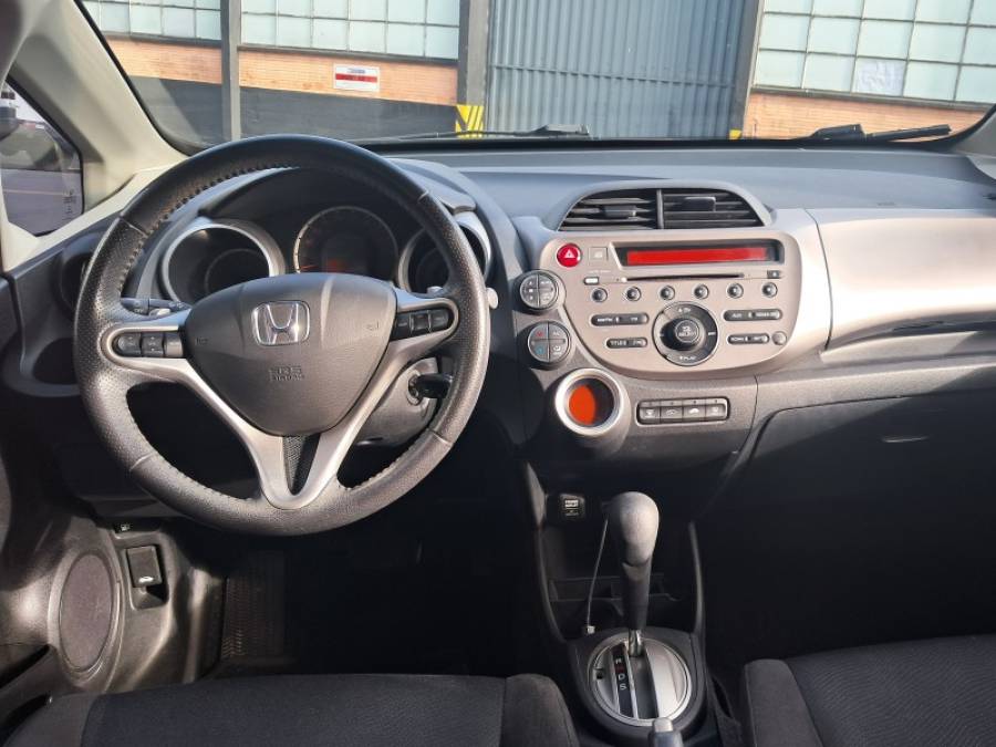 HONDA - FIT - 2013/2014 - Prata - R$ 60.000,00