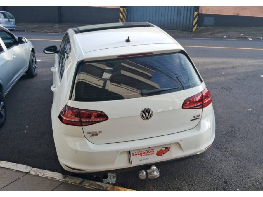 VOLKSWAGEN - GOLF - 2014/2015 - Branca - R$ 81.000,00