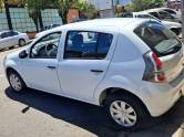 RENAULT - SANDERO - 2013/2014 - Branca - R$ 32.500,00