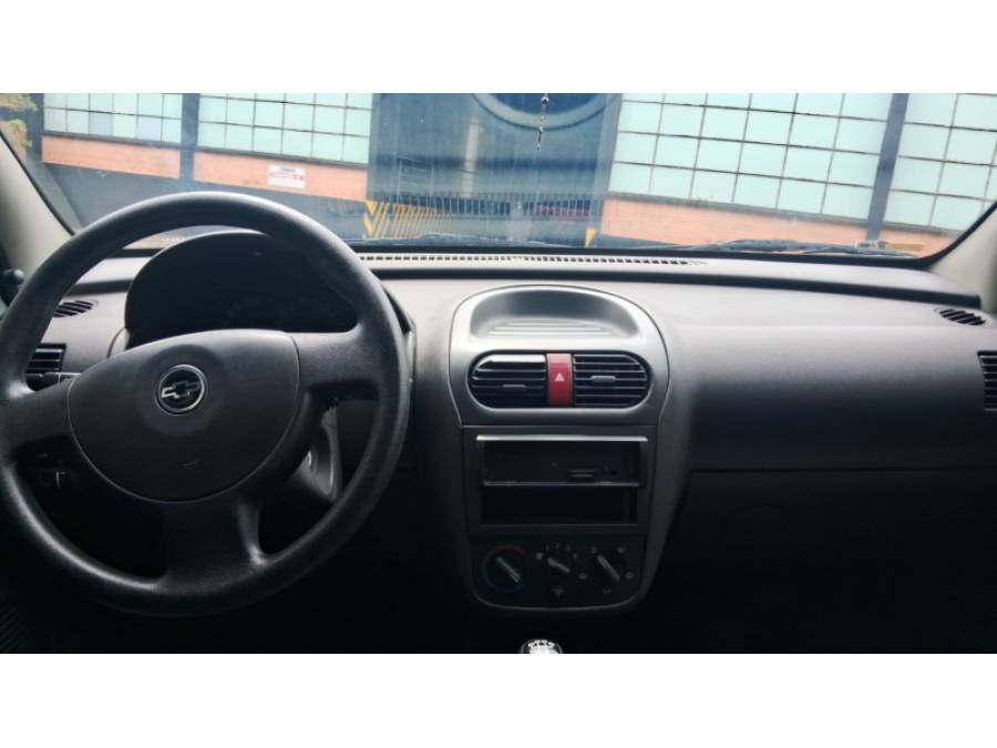 CHEVROLET - CORSA - 2011/2012 - Branca - R$ 34.500,00