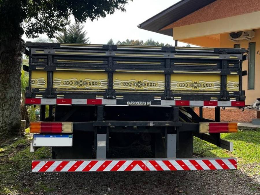 MERCEDES-BENZ - 712 2P (DIESEL) - 1998/1999 - Amarela - R$ 120.000,00