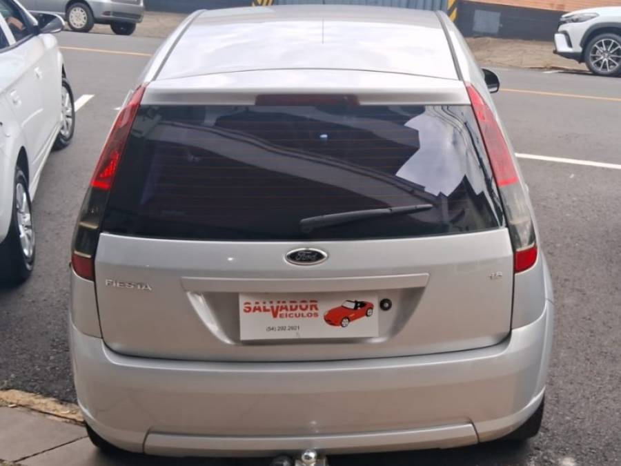 FORD - FIESTA - 2014/2014 - Prata - R$ 38.900,00