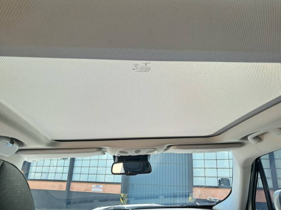 JEEP - RENEGADE - 2017/2018 - Branca - R$ 85.900,00