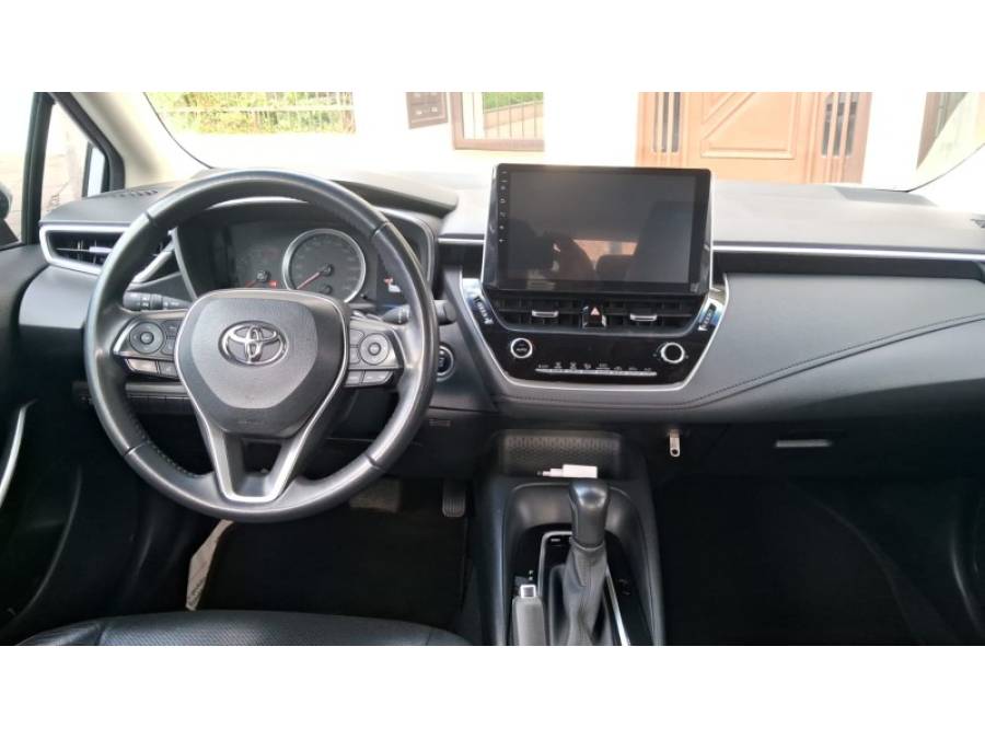 TOYOTA - COROLLA - 2022/2023 - Prata - R$ 131.900,00