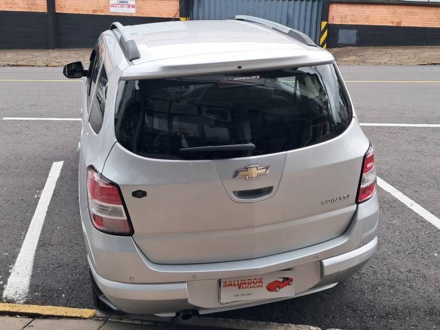 CHEVROLET - SPIN - 2015/2016 - Prata - R$ 56.900,00