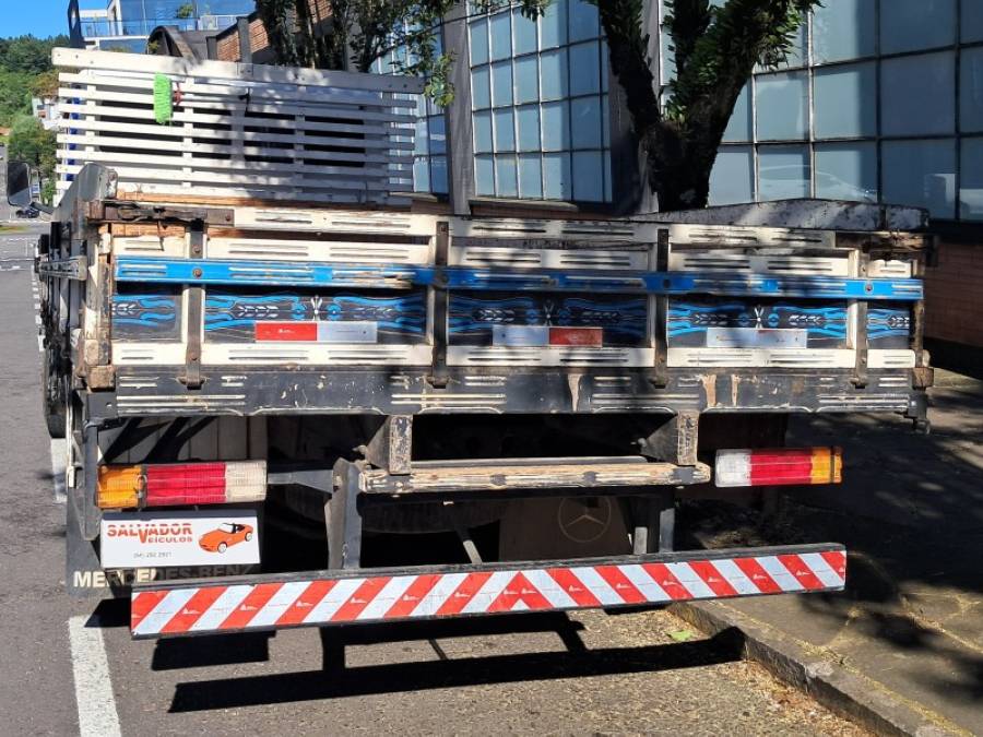 MERCEDES-BENZ - 709 - 1988/1989 - Branca - R$ 82.000,00