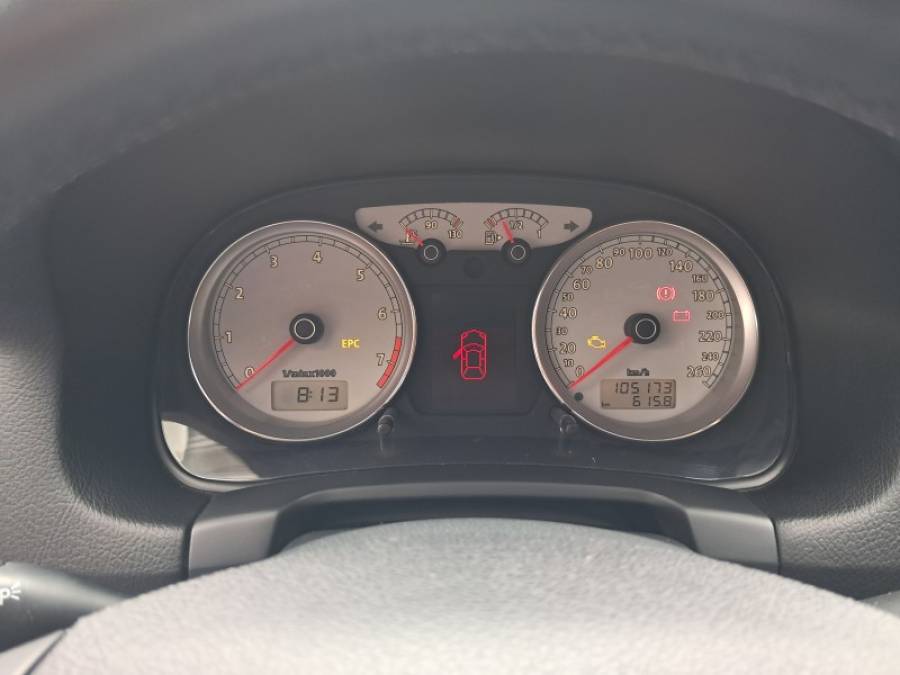 VOLKSWAGEN - GOLF - 2013/2014 - Vermelha - R$ 69.900,00