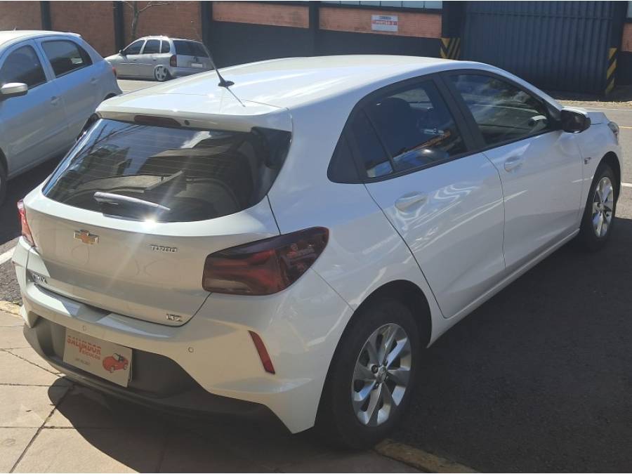 CHEVROLET - ONIX - 2021/2021 - Branca - R$ 73.900,00