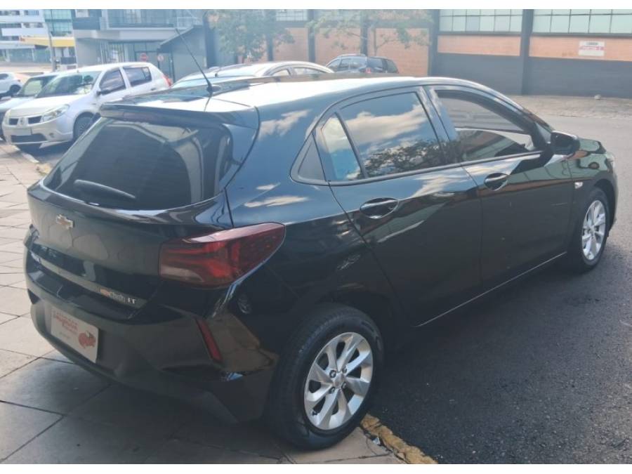CHEVROLET - ONIX - 2021/2022 - Preta - R$ 69.000,00
