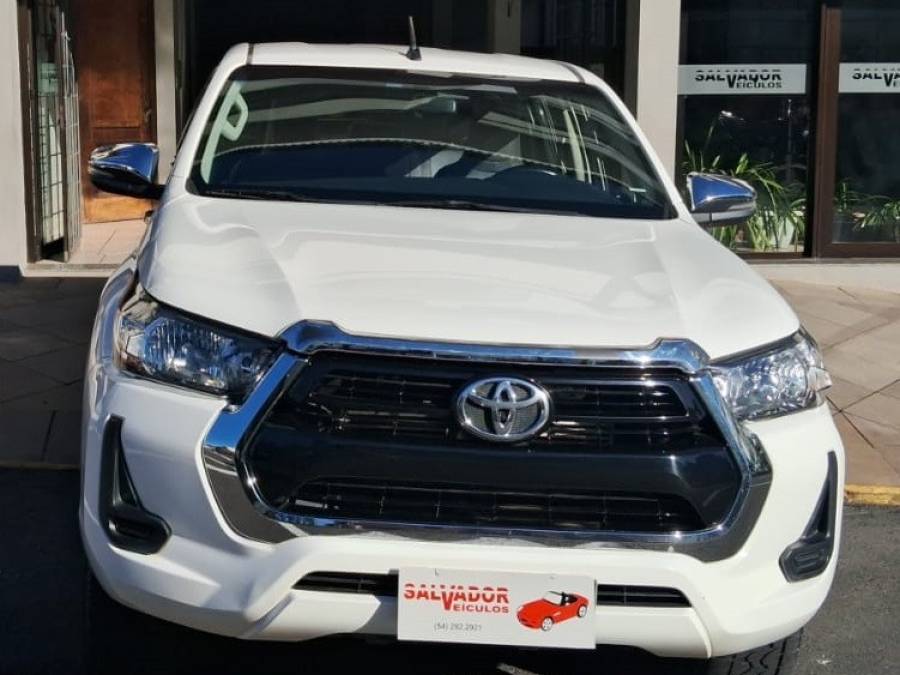 TOYOTA - HILUX - 2021/2021 - Branca - R$ 170.000,00