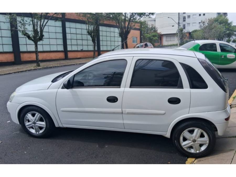 CHEVROLET - CORSA - 2011/2012 - Branca - R$ 34.500,00