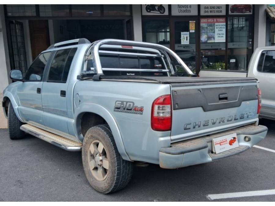 CHEVROLET - S10 - 2010/2011 - Prata - R$ 83.000,00