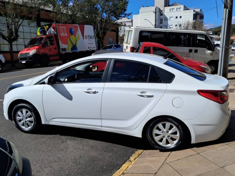 HYUNDAI - HB20S - 2015/2015 - Branca - R$ 52.900,00