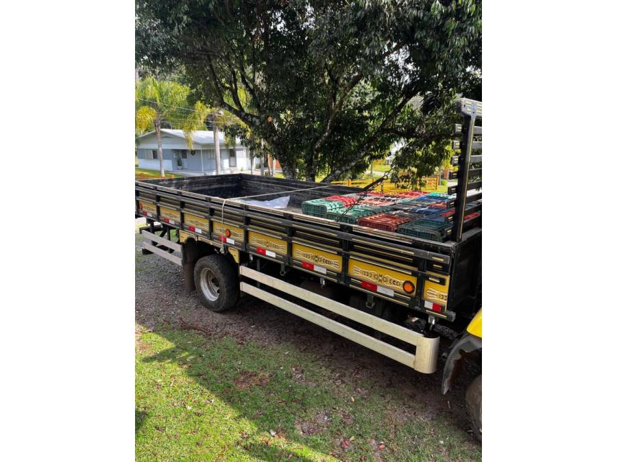 MERCEDES-BENZ - 712 2P (DIESEL) - 1998/1999 - Amarela - R$ 120.000,00