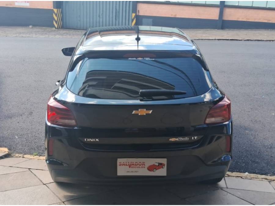 CHEVROLET - ONIX - 2021/2022 - Preta - R$ 69.000,00