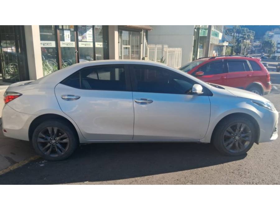 TOYOTA - COROLLA - 2019/2019 - Prata - R$ 111.900,00