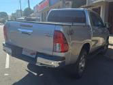TOYOTA - HILUX - 2016/2017 - Prata - R$ 179.900,00