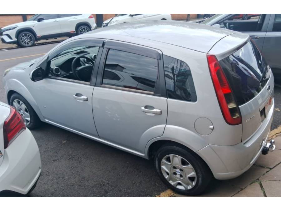 FORD - FIESTA - 2014/2014 - Prata - R$ 38.900,00