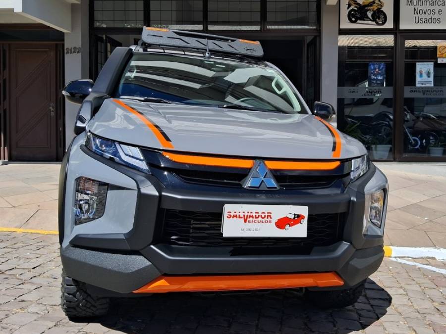 MITSUBISHI - L200 TRITON - 2023/2024 - Cinza - R$ 285.000,00