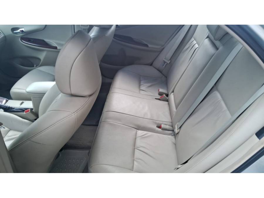 TOYOTA - COROLLA - 2013/2014 - Prata - R$ 75.900,00