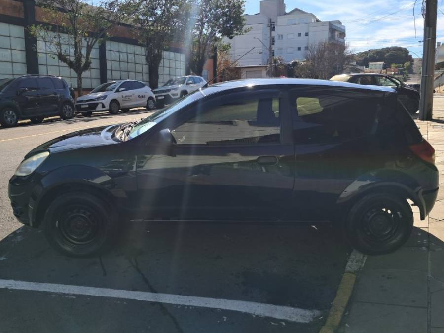 FORD - KA - 2008/2009 - Preta - R$ 18.900,00