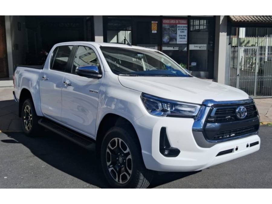 TOYOTA - HILUX - 2024/2024 - Branca - R$ 289.000,00