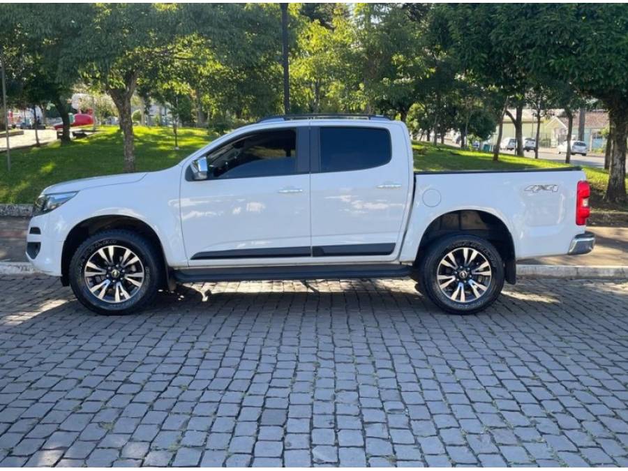 CHEVROLET - S10 - 2016/2017 - Branca - R$ 152.000,00