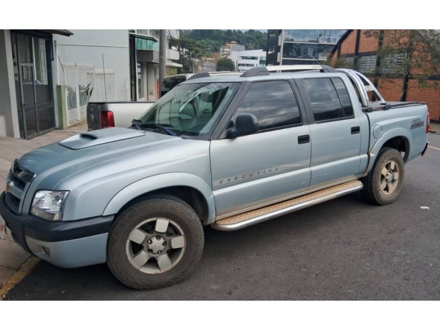 CHEVROLET - S10 - 2010/2011 - Prata - R$ 83.000,00