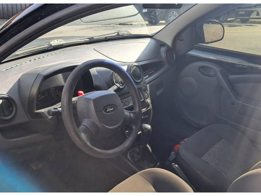 FORD - KA - 2008/2009 - Preta - R$ 18.900,00
