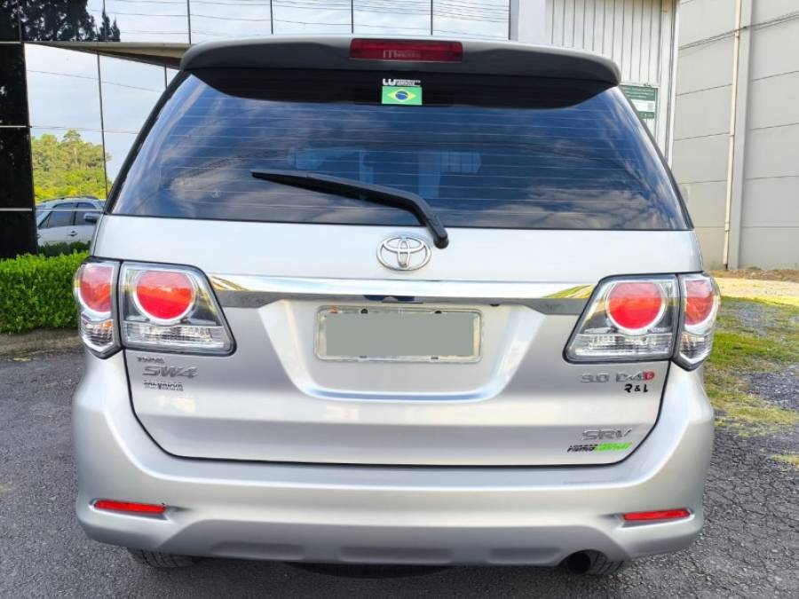 TOYOTA - HILUX SW4 - 2015/2015 - Prata - R$ 163.900,00