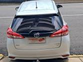 TOYOTA - YARIS - 2021/2022 - Branca - R$ 90.900,00