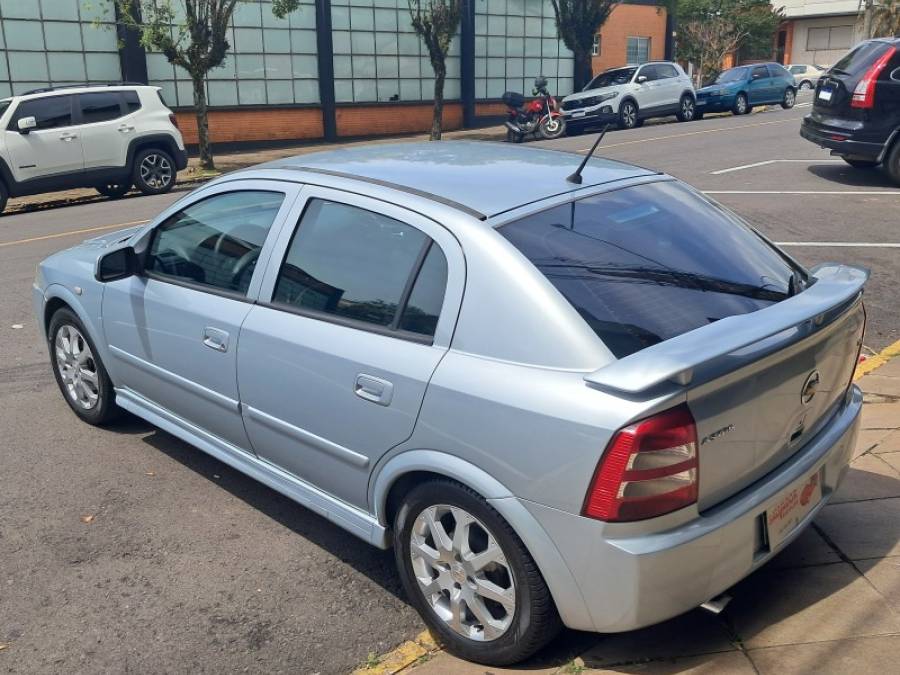 CHEVROLET - ASTRA - 2011/2011 - Prata - R$ 43.900,00