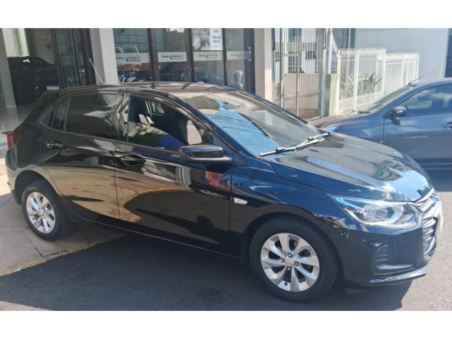CHEVROLET - ONIX - 2021/2022 - Preta - R$ 69.000,00