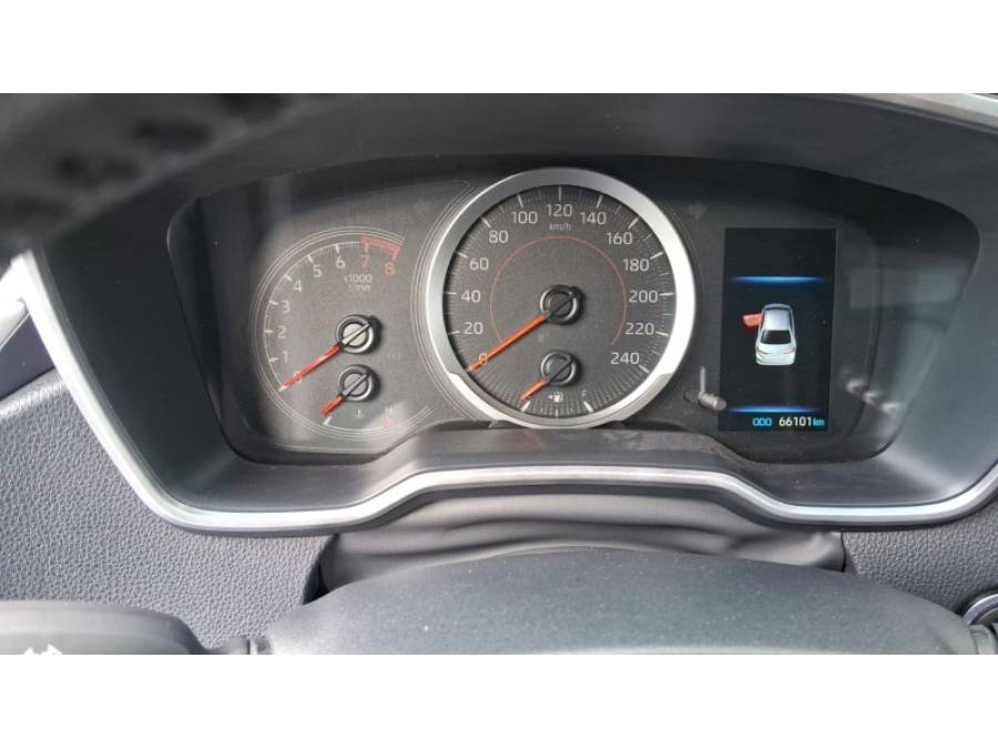 TOYOTA - COROLLA - 2022/2023 - Prata - R$ 131.900,00