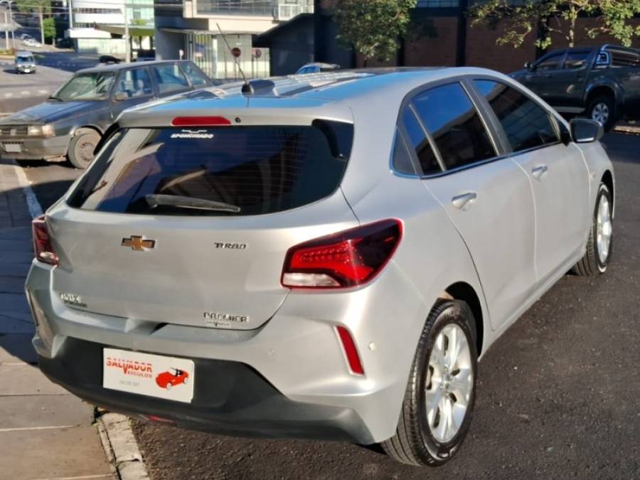CHEVROLET - ONIX - 2020/2020 - Prata - R$ 81.900,00