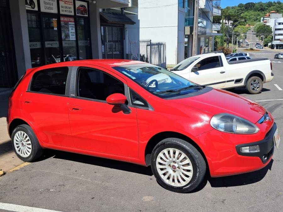 FIAT - PUNTO - 2013/2014 - Vermelha - R$ 42.900,00