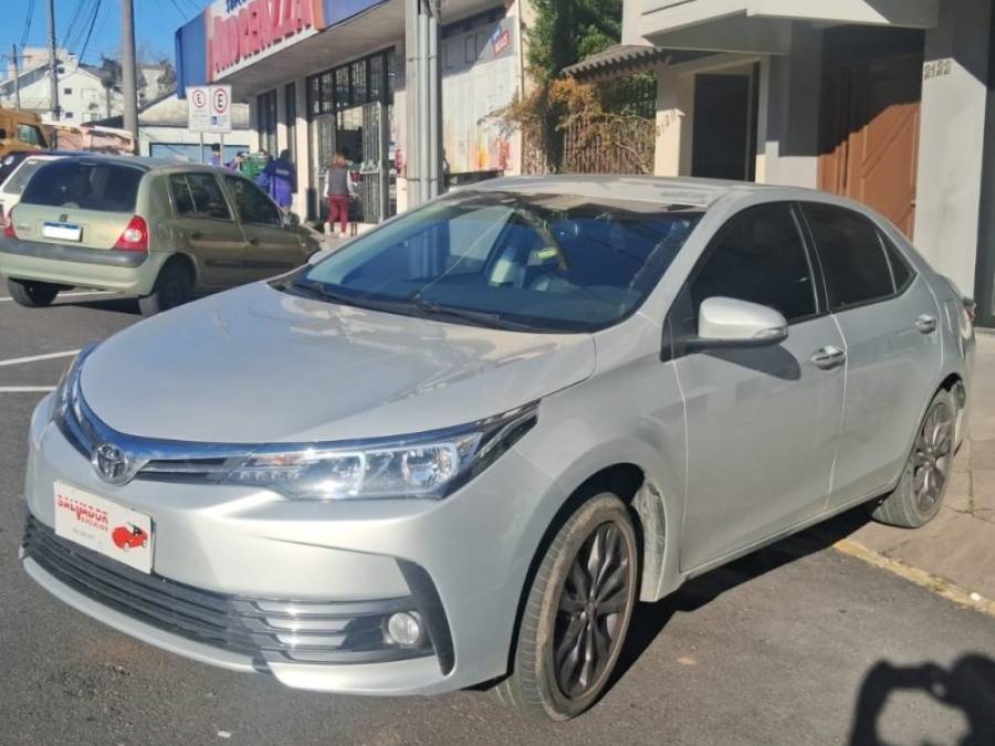 TOYOTA - COROLLA - 2019/2019 - Prata - R$ 111.900,00