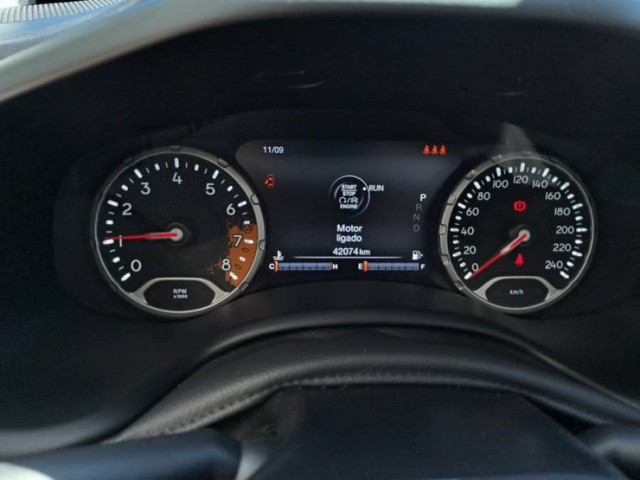 JEEP - RENEGADE - 2017/2018 - Branca - R$ 85.900,00