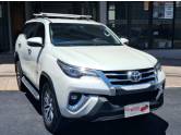 TOYOTA - HILUX SW4 - 2018/2018 - Branca - R$ 223.000,00