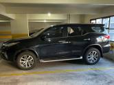 TOYOTA - HILUX SW4 - 2018/2018 - Preta - R$ 225.000,00